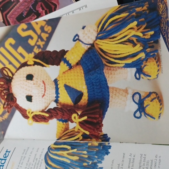 Annie's Crochet Newsletter Sept-Oct 1988 - Picture 5 of 9